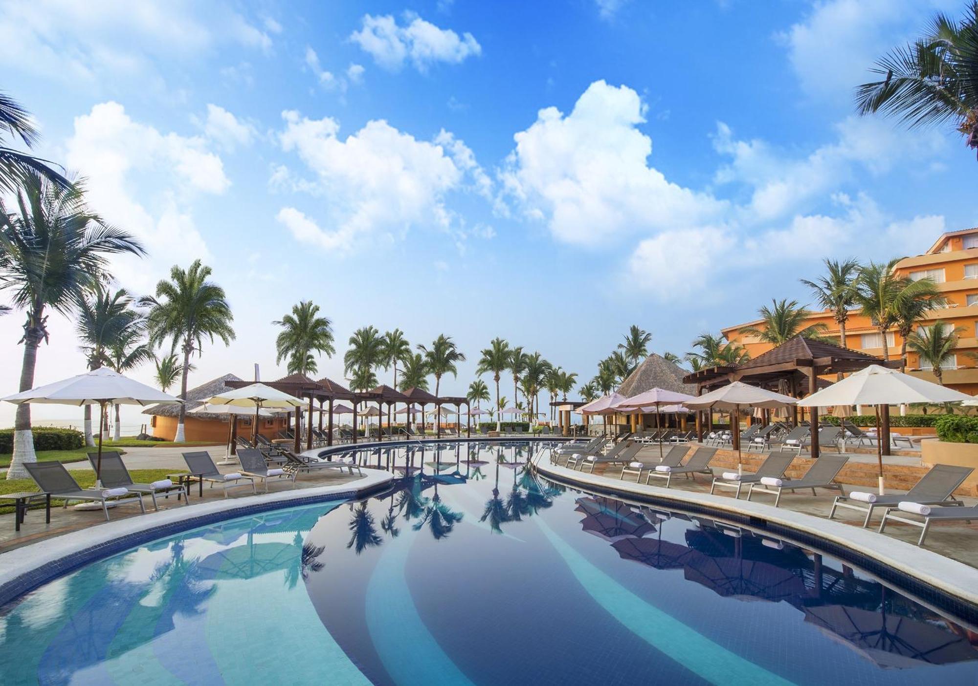 Grand Fiesta Americana Veracruz Exterior foto The pool at the Hard Rock Hotel Vallarta